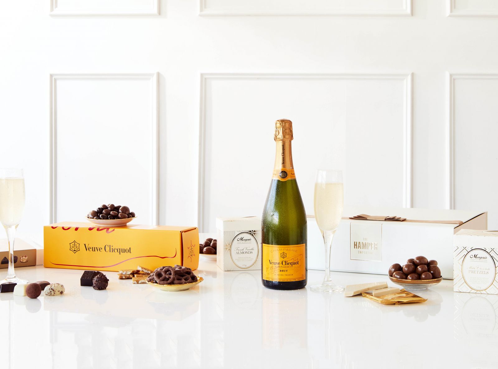wine and chocolate gift hampers in Melbourne